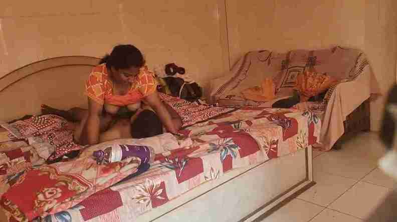 Horny Desi Milf Bhabi Enjoys Nude Ride with Husband Leaked Video