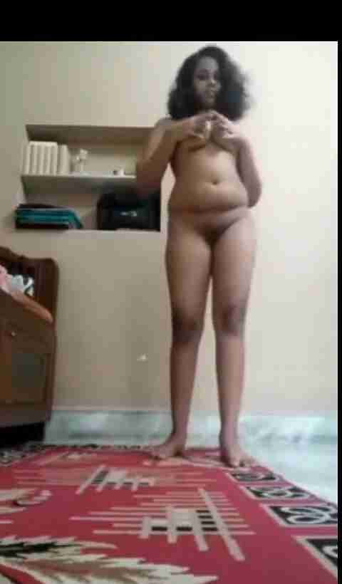 Leaked Desi Girl MMS Shows Her Boobs and Pussy