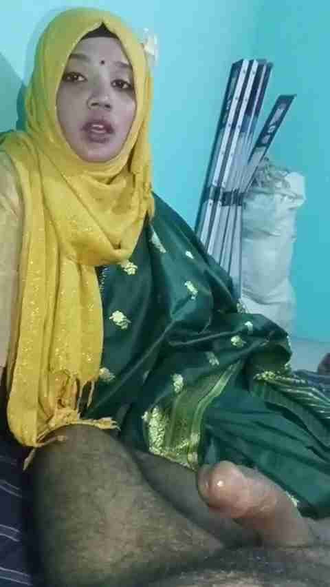 Hijabi Girlfriend Fucks Boyfriend in Secret MMS
