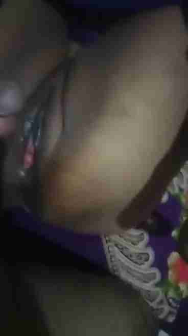 MILF Indian Bhabi MMS Nude With Husband