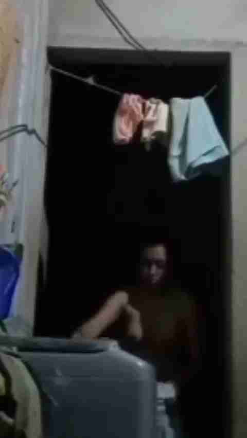 Maa Beti Nude Candid MMS While Changing