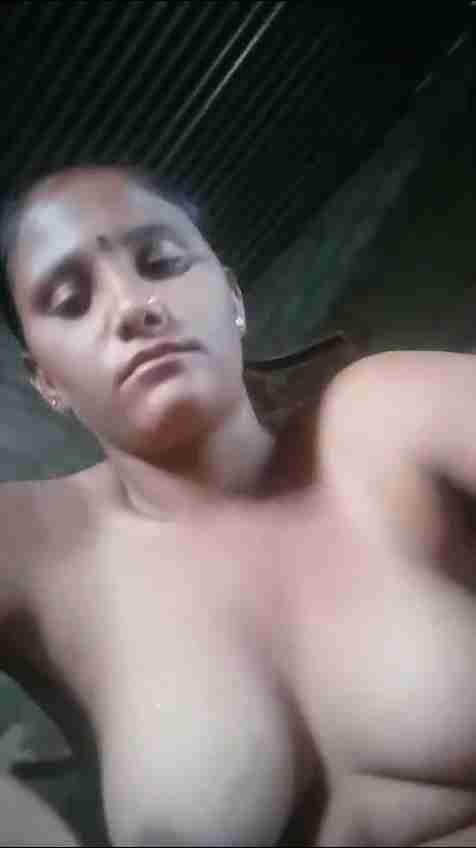 Viral MMS of Sexy Indian Girl with Big Boobs and Shaved Look