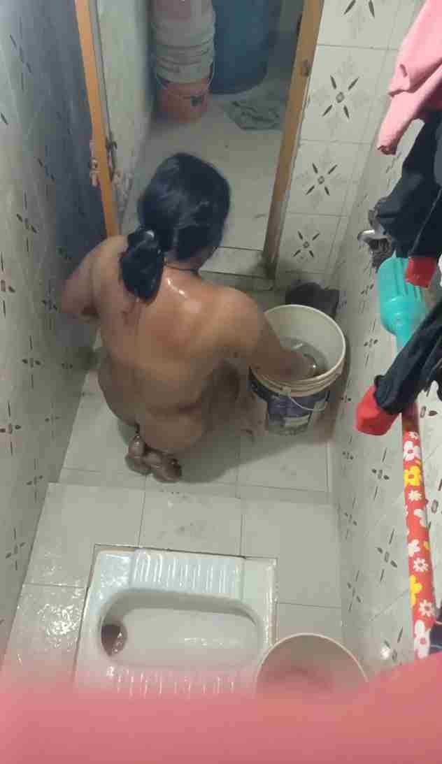 indian aunty bathing mms leaked with nude body