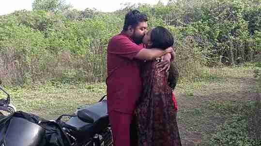 Desi Bhabi Caught Doing Doggy Style with Ex Boyfriend in Jungle MMS