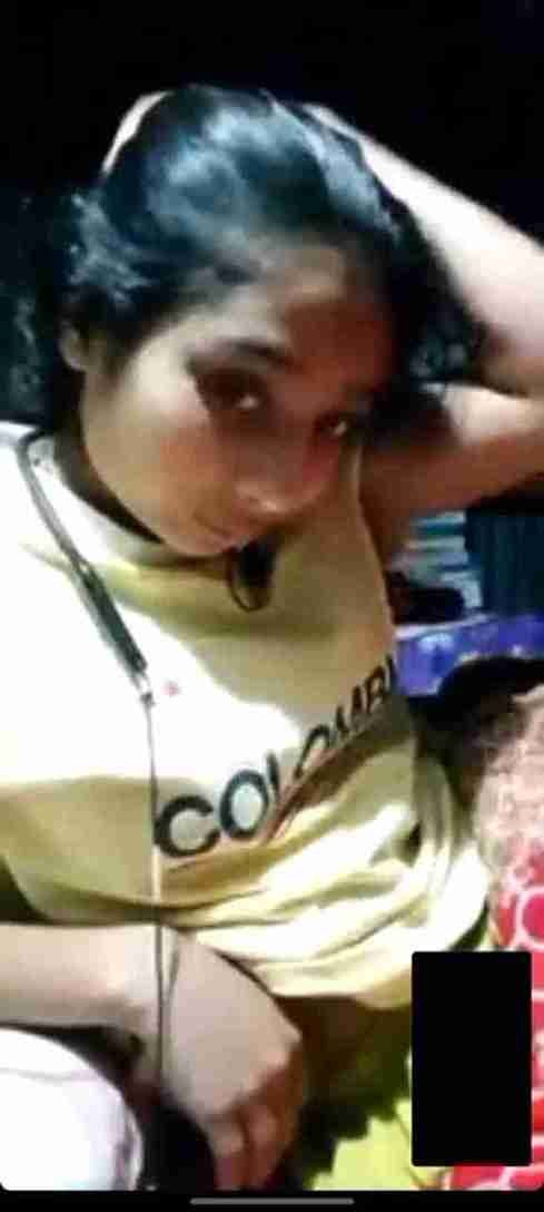Village Student Shows Off Her Boobs in Leaked Nude MMS