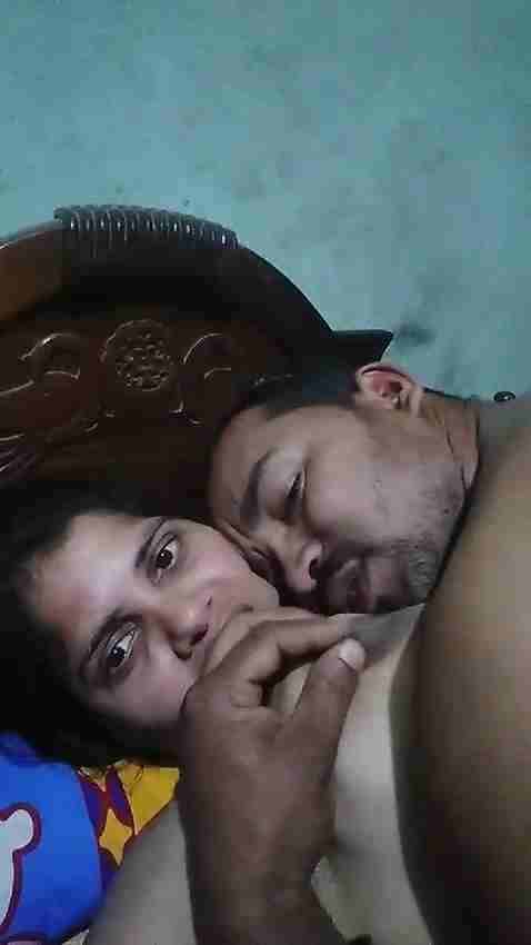 Village Bhabhi Makes Love to Husband in Leaked Nude mms