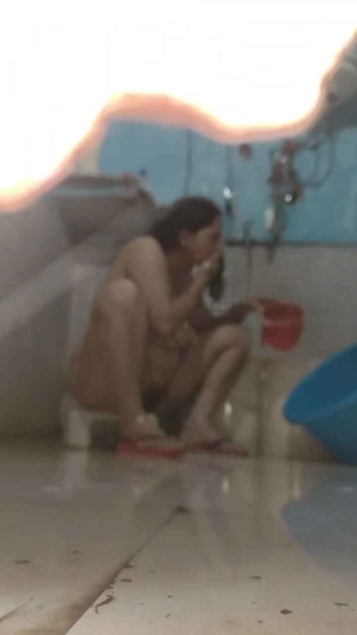 Hidden MMS Village Bhabi Nude Bathing