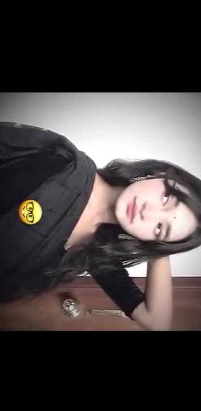 Desi girl mms leaked showing her fingering while nude