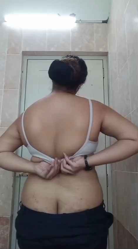 Indian desi girl nude mms pov show off big boobs