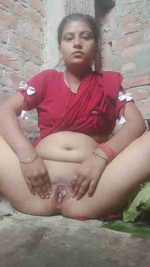 Village Sexy Maal Shows Big Ass Hole in Nude MMS