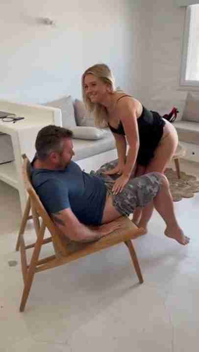 Miss Alice Wild aka Missalicewild naughtily invites friend and roommate threesome sex scene